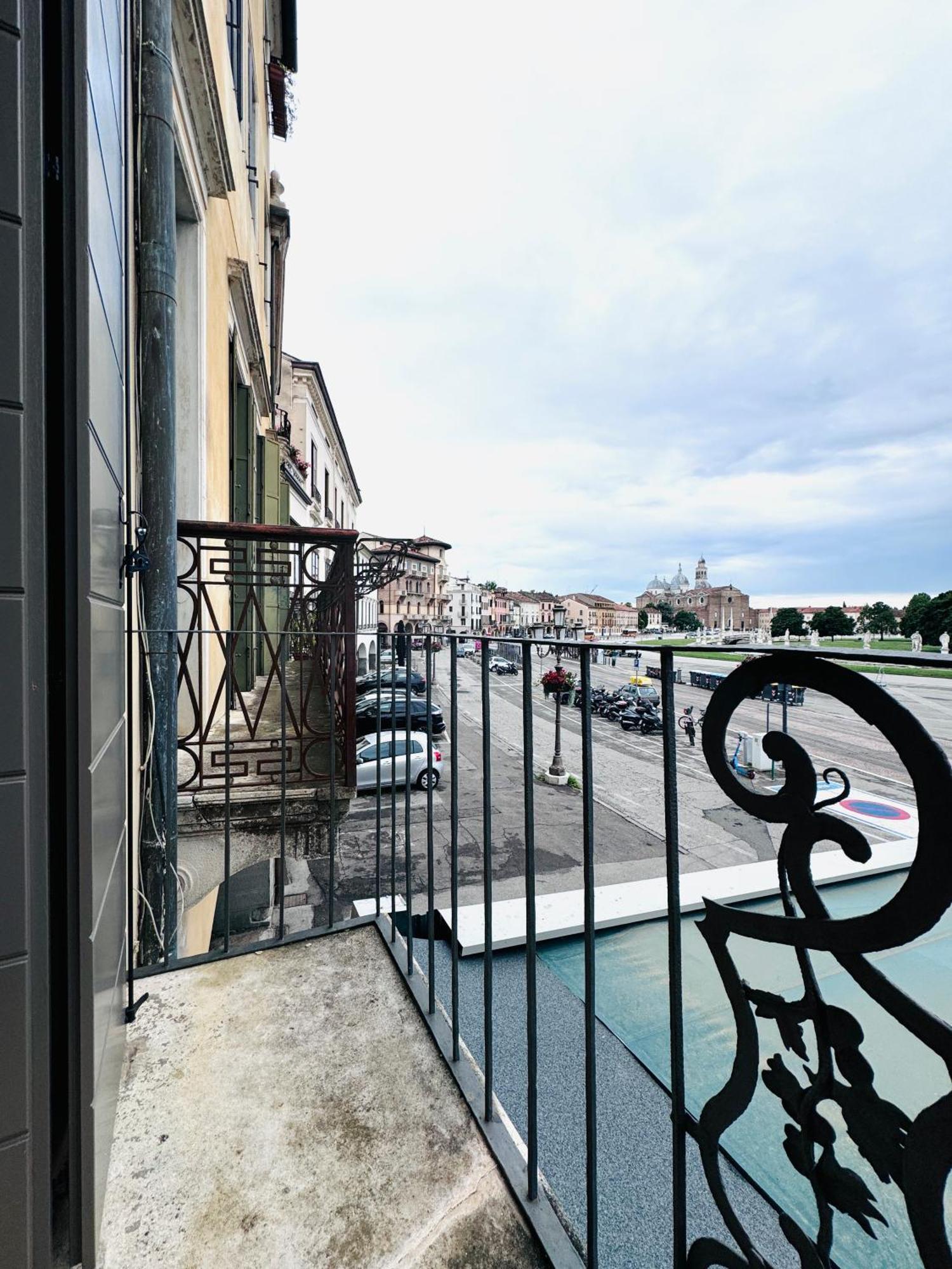 Appartement Palazzo Carpediem-Prato Della Valle à Padoue Extérieur photo